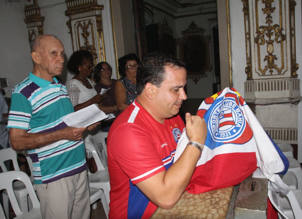 Torcedores do Bahia na Basílica Santuário do Senhor do Bonfim