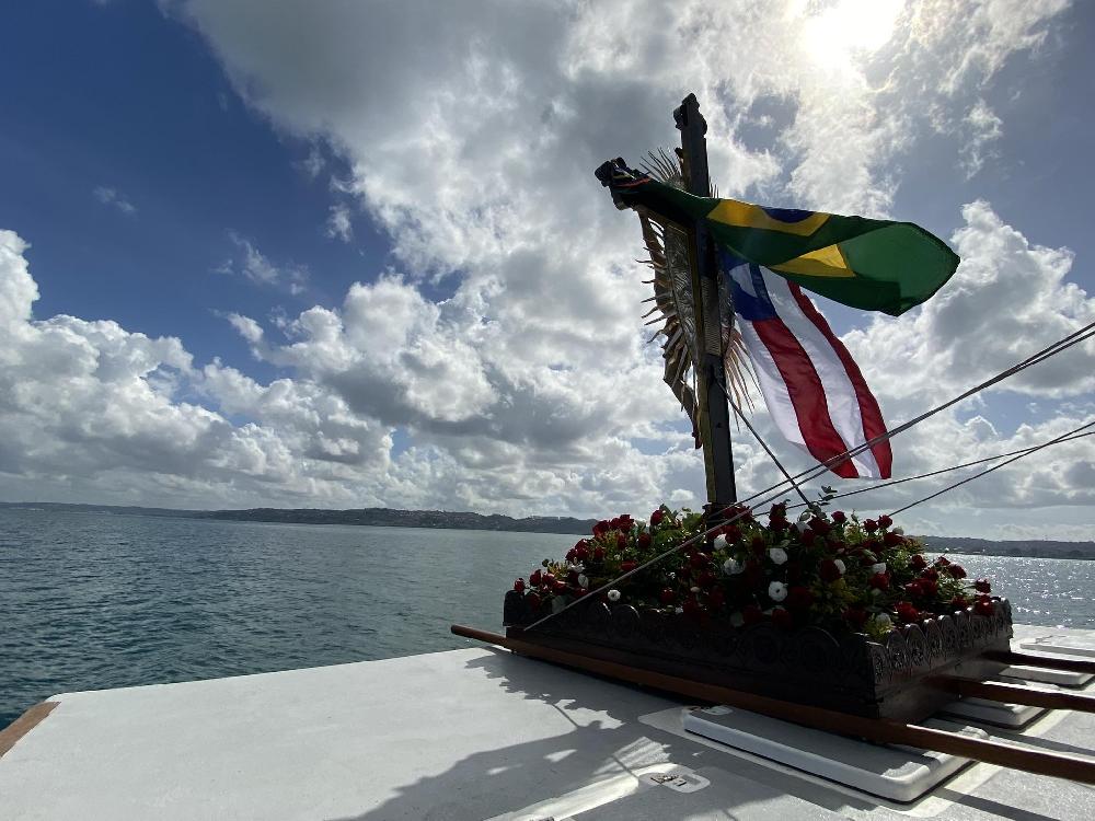 Missa no mar é realizada como parte dos festejos em honra ao Senhor do Bonfim 