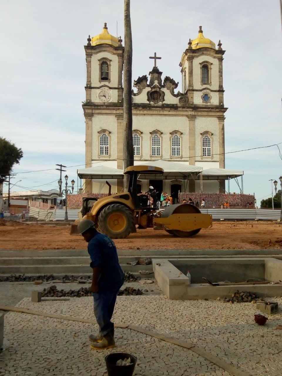 Pavimentação na Praça do Bonfim