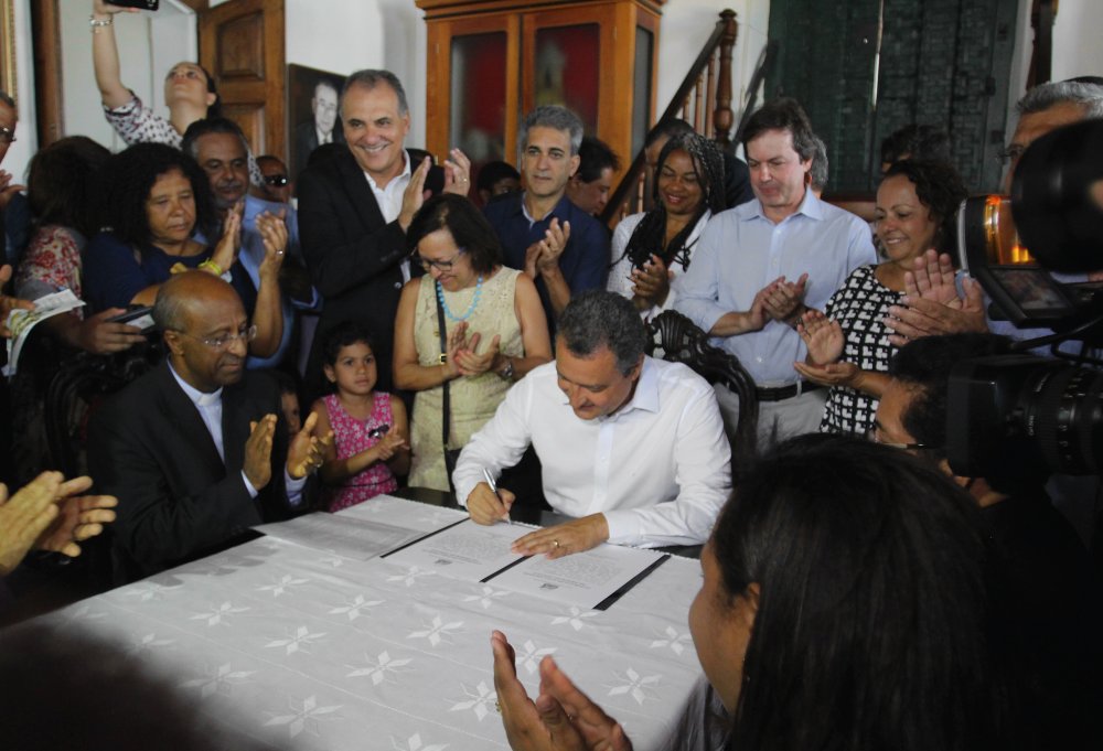 Assinatura da ordem de serviço para reforma da Basílica do Bonfim