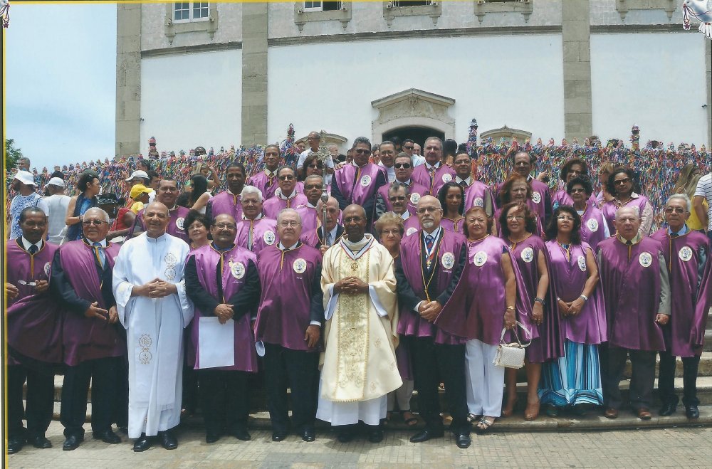 Reitor da Baslica Santurio do Bonfim celebra missa mensal da Devoo 