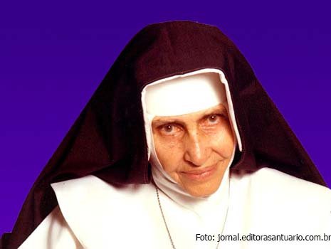 Procisso e missa campal celebram centenrio da Bem Aventurada Dulce dos Pobres
