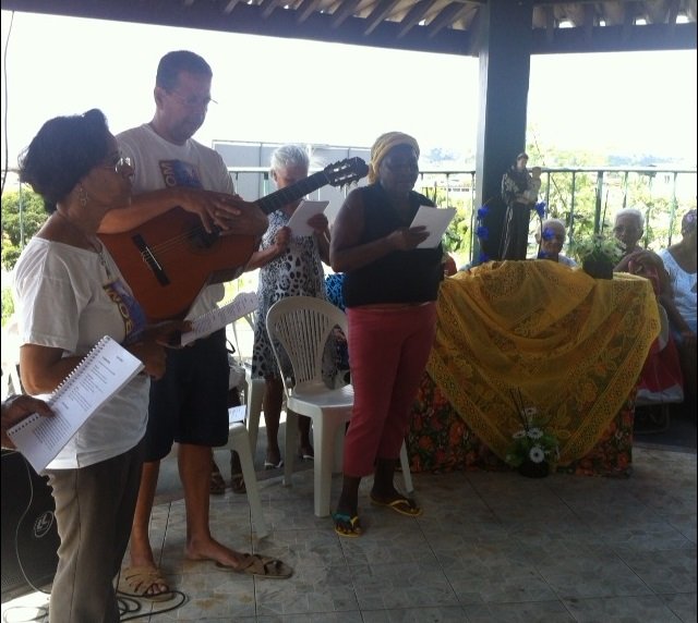 Assistidos do Projeto Bom Samaritano participam de festa junina