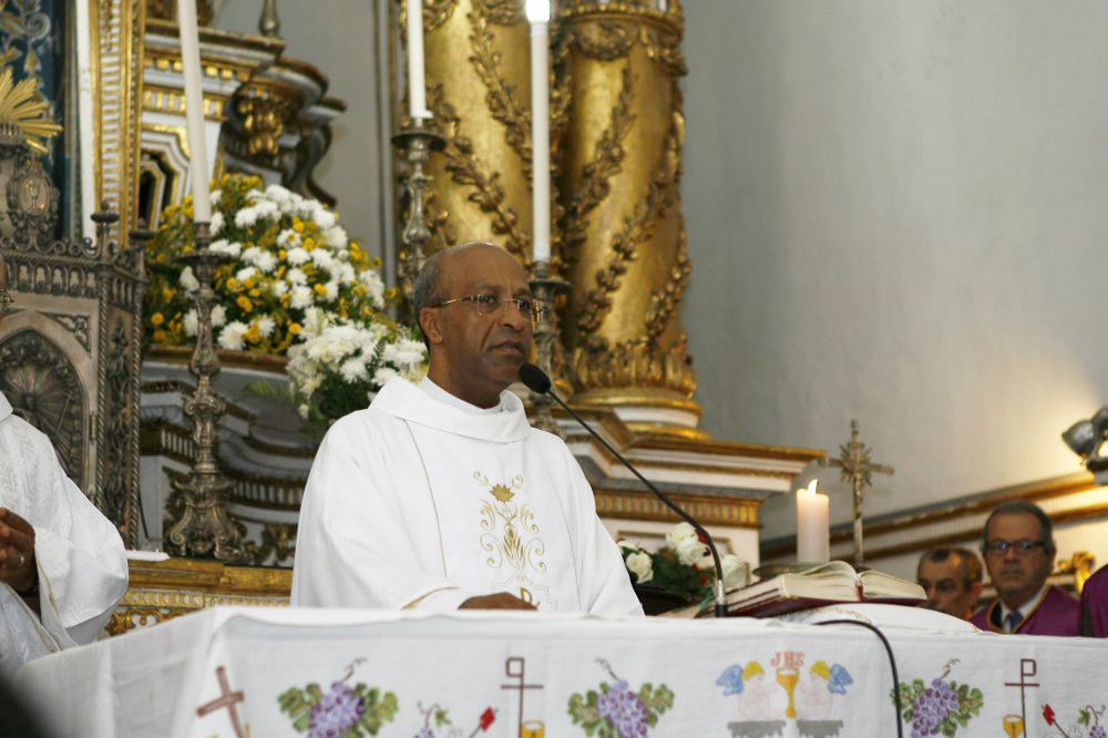 Cônego Edson Menezes da Silva – Reitor e Capelão